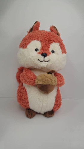 Oak squirrel doll in hand main